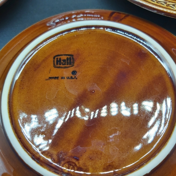 Hall pottery Laurel Wreath salad plates - Picture 6 of 7